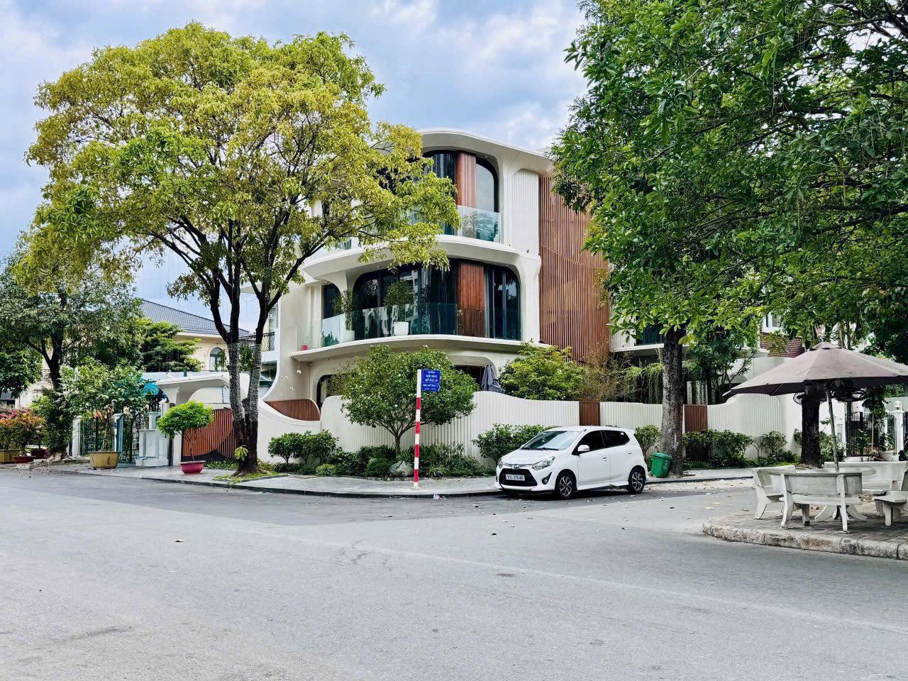 SIÊU PHẨM BIỆT THỰ GÓC - MỸ PHÚ 1 - PHÚ MỸ HƯNG 