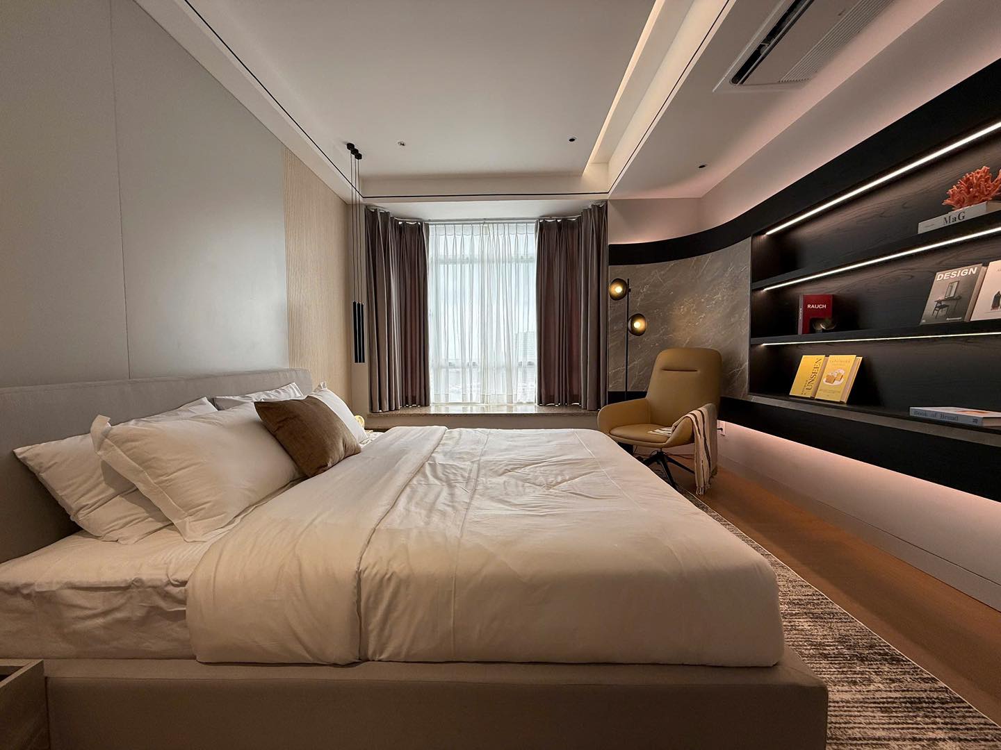 Tophouse riverside new 100%