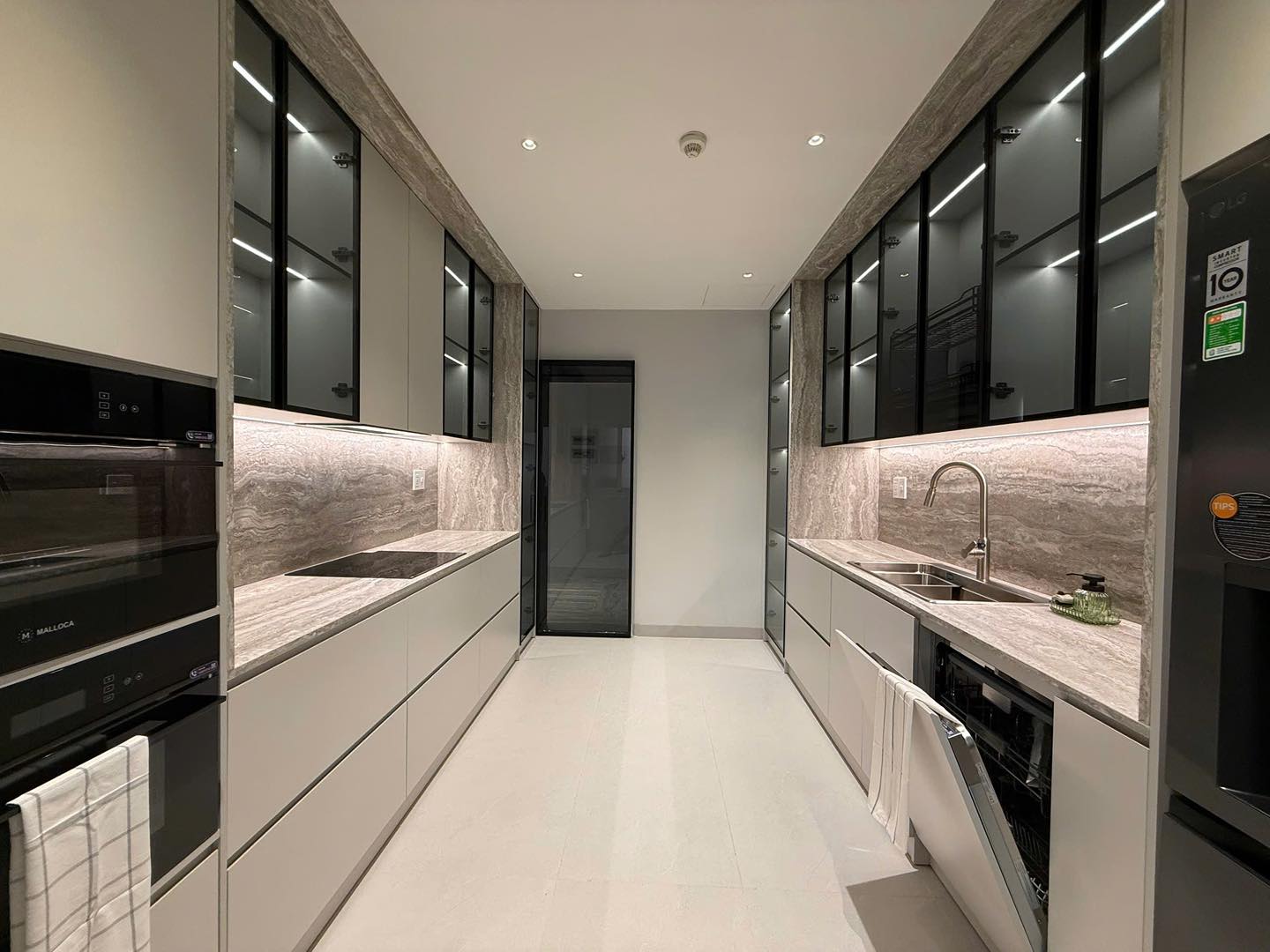 Tophouse riverside new 100%