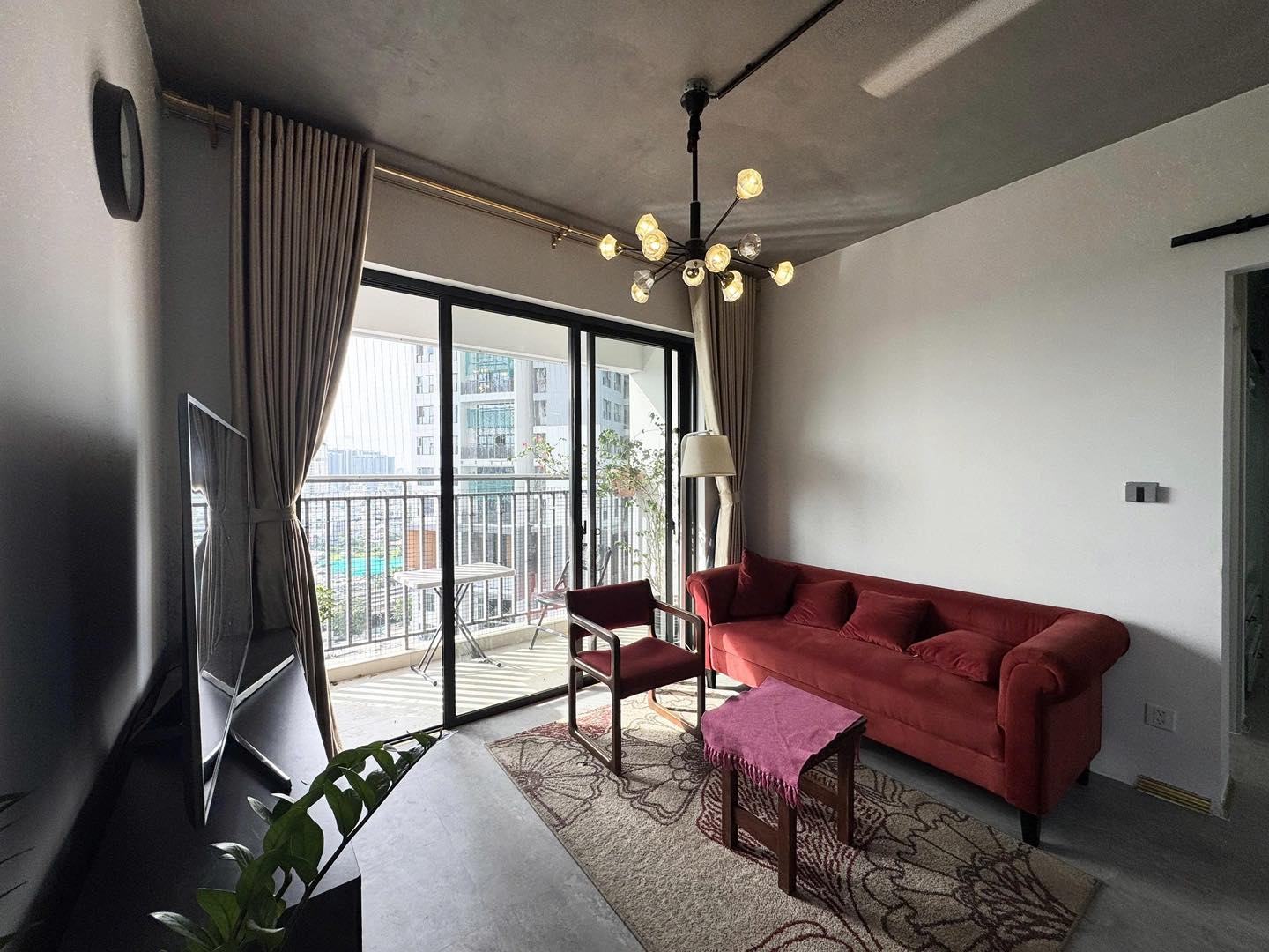 T8 The View cần bán 