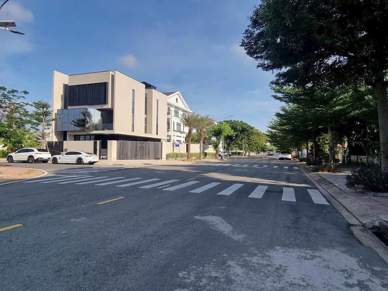 Bán đất Bộ Công An Phạm Hữu Lầu 