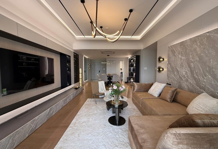 Tophouse riverside new 100%